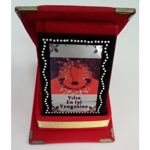 MİNİ PLAKET ( 8 cm x 11,5 cm ) - YILIN EN İYİ YENGESİNE