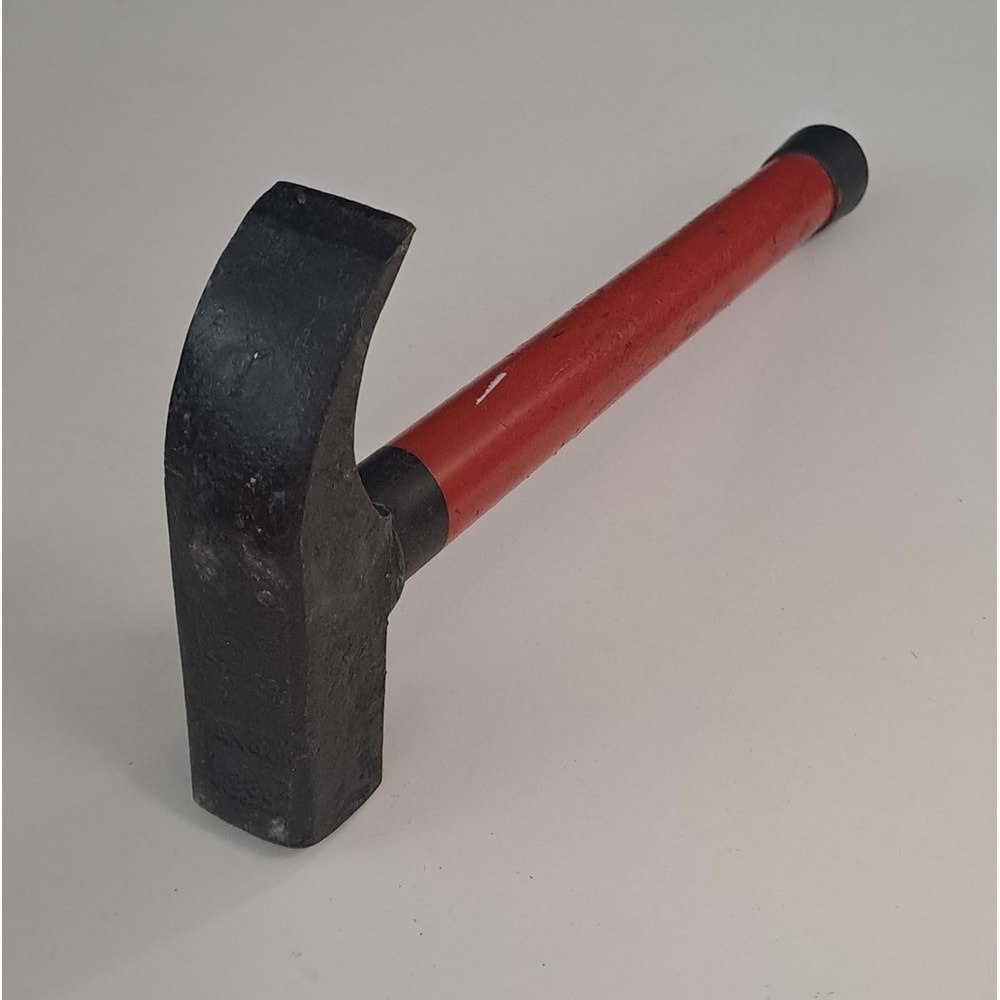 DEMİR SAPLI ÇEKİÇ 500 GR - EĞRİ UÇ - KANCALI